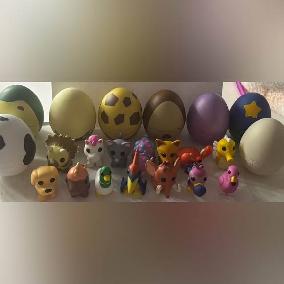 Colorful Animal Surprise Eggs Toy Set - Picture 1 of 7